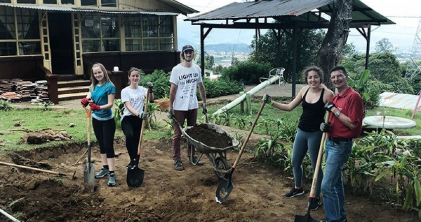 Volunteer in Costa Rica - Lowest Fees & Happy Volunteers Since 1998