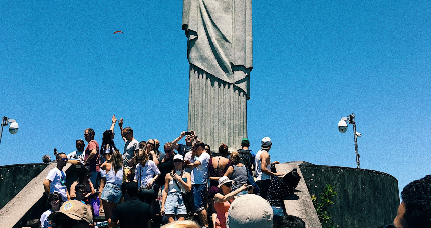 Full Day in Rio: Christ the Redeemer, Sugarloaf, Maracana and Selaron with Lunch