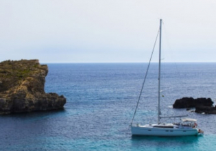 Daily Comino & Blue Lagoon Cruise with Food & Open Bar