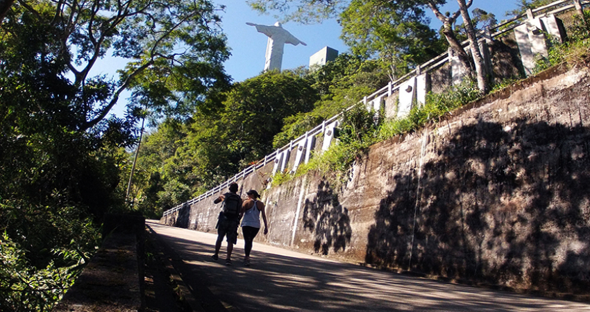 Christ the Redeemer Trail + Lage Park