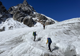 Everest Base Camp with Chola Pass via Gokyo Lakes