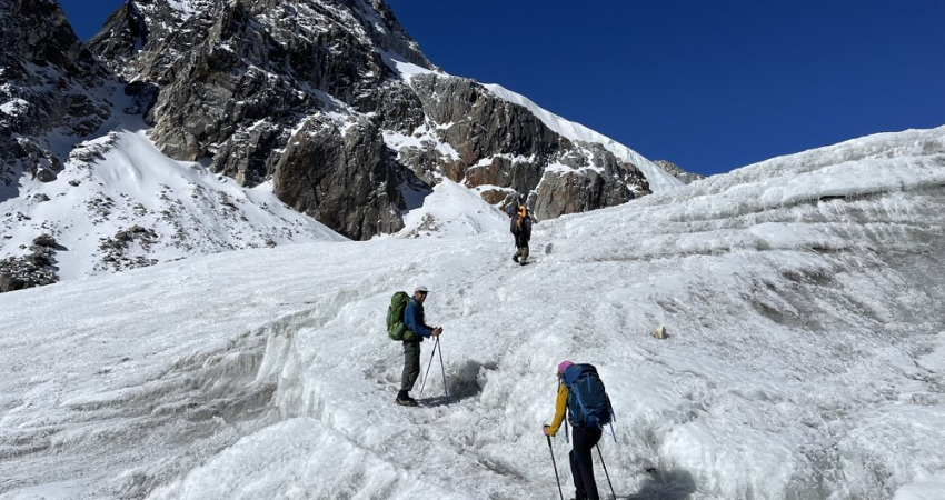 Everest Base Camp with Chola Pass via Gokyo Lakes