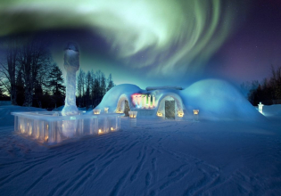 Small-Group Arctic Snowcastle with Dinner in Ice Restaurant
