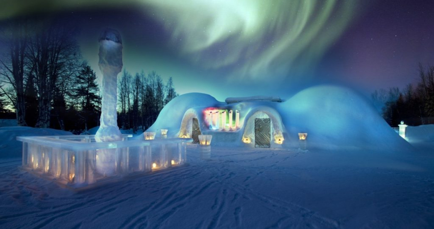 Small-Group Arctic Snowcastle with Dinner in Ice Restaurant