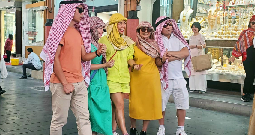 Dubai: Private Tour of Creek, Souks, Frame, and Burj Khalifa