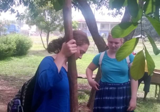 High School Specials - Teen Volunteer & Travel for Sightseeing